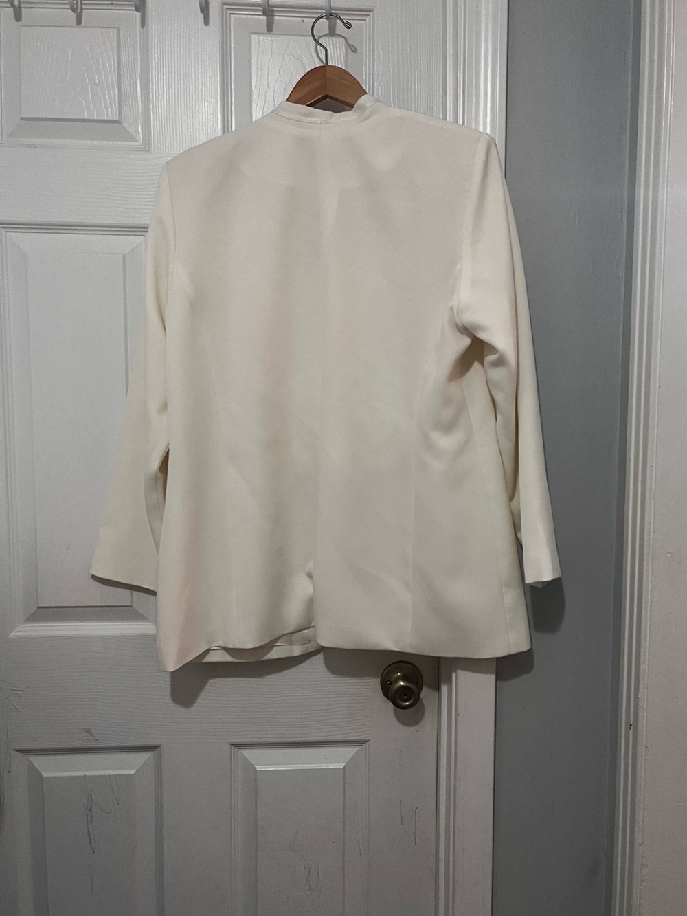 Hazel Cream Pencil Skirt Suit - Elegant Women's Two-Piece - Picture 6 of 10